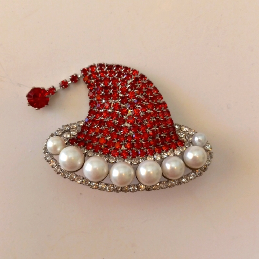 Off Park Collection Santa Hat Brooch. Red crystals and pearls.